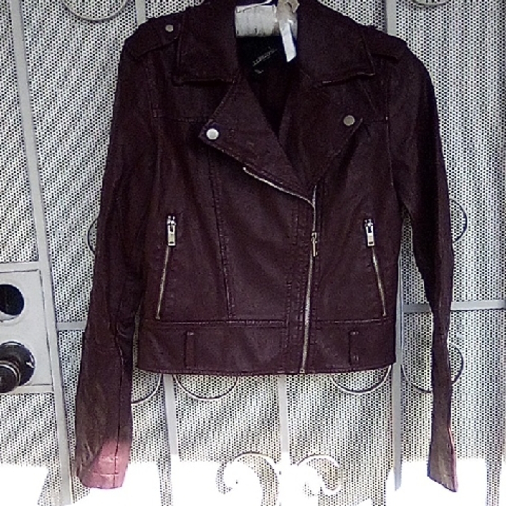 Collection B Leather Look Jacket w/  Zippered Stylish Fashion. Size Small